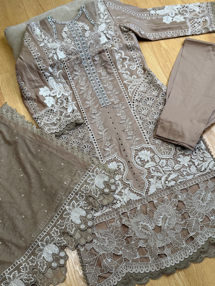 MARIAB LUXURY LAWN COLLECTION 2A