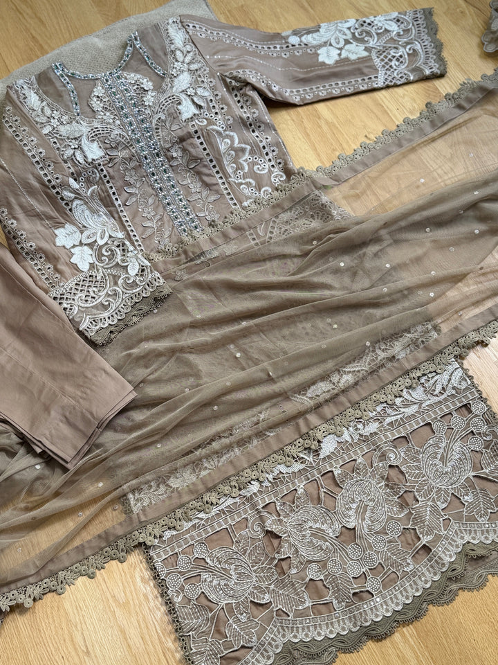 MARIAB LUXURY LAWN COLLECTION 2A