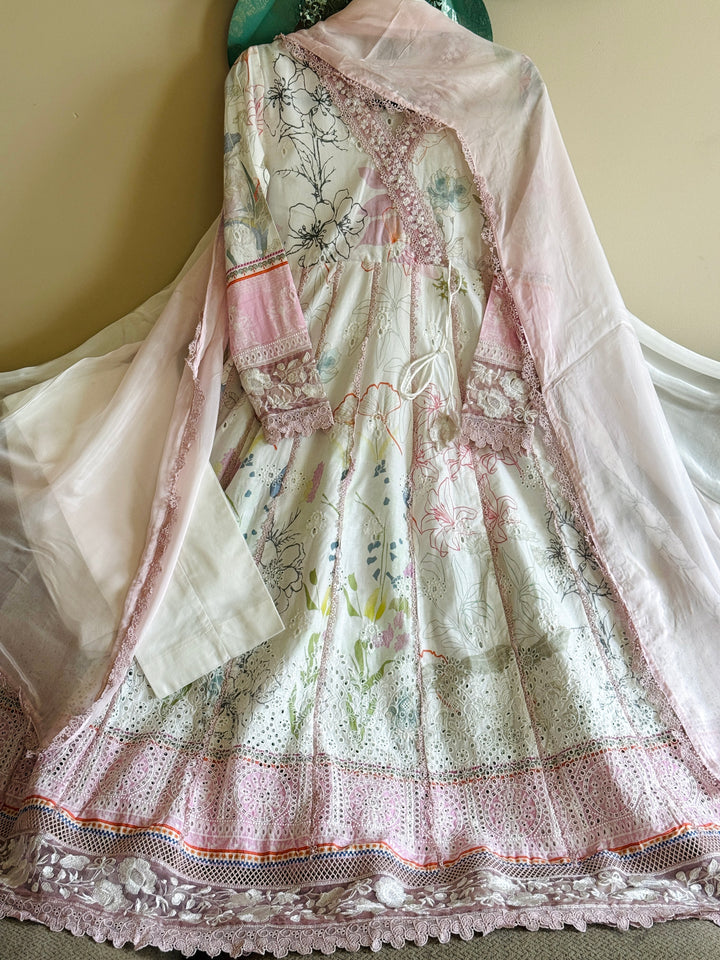 ANSAB JAHANGIR CHIKAN EDIT CLAUDINE