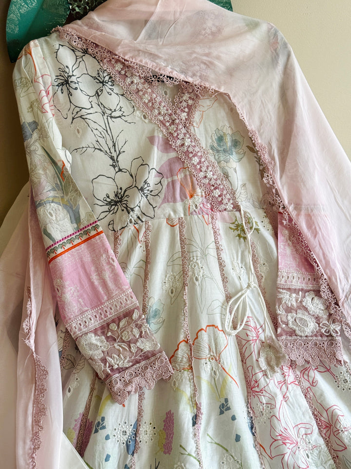 ANSAB JAHANGIR CHIKAN EDIT CLAUDINE