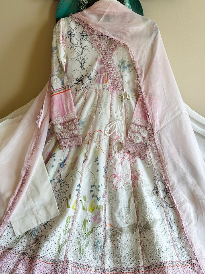 ANSAB JAHANGIR CHIKAN EDIT CLAUDINE