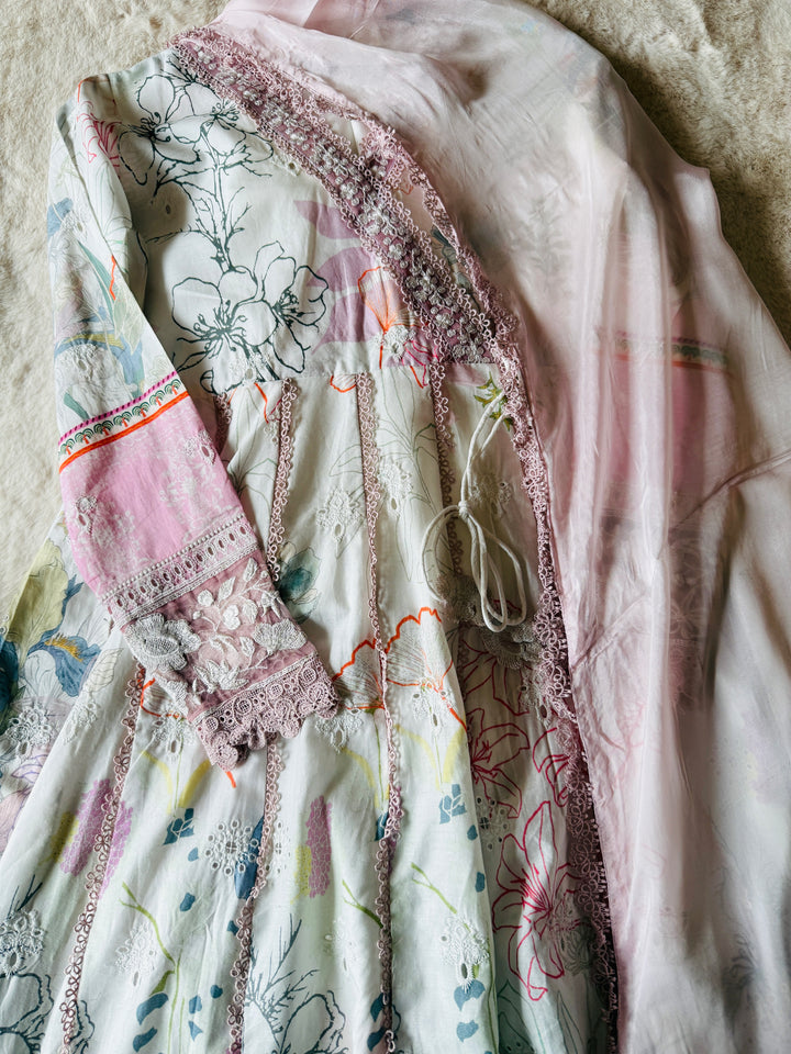 ANSAB JAHANGIR CHIKAN EDIT CLAUDINE