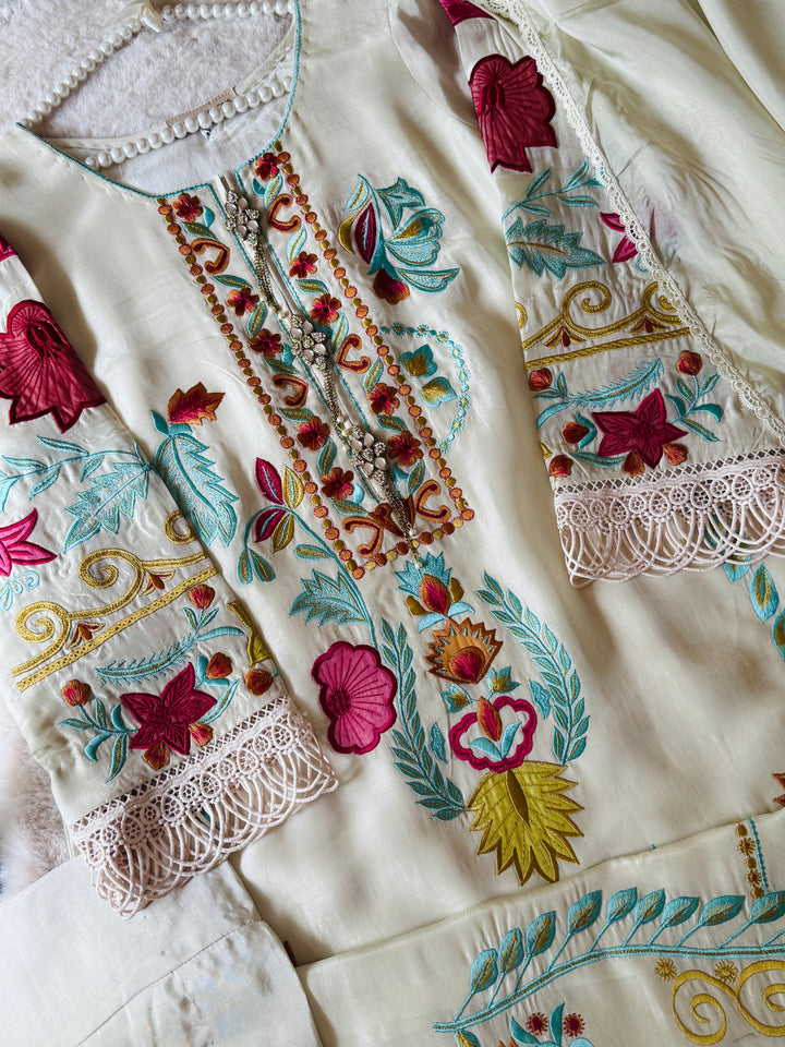 APPLIQUE EMBROIDERED SILK KAFTAN SFKF51