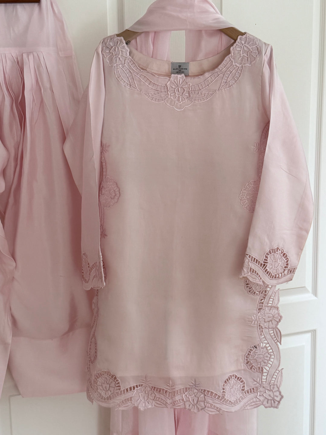 EMBROIDERED CUTWORK SHEESHA SILK FRSH02