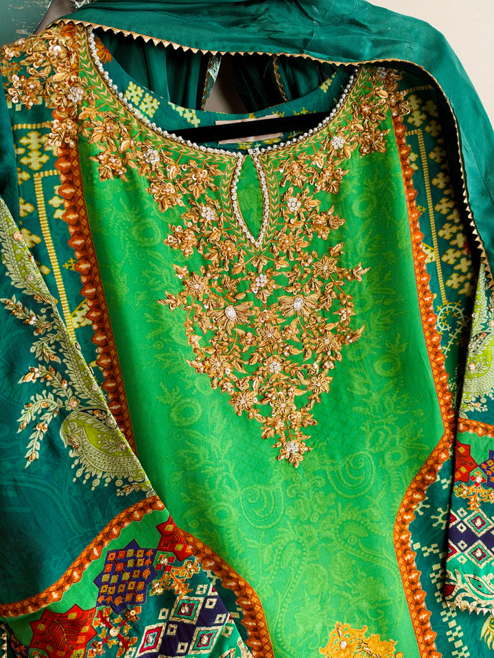 HANDWORK PURE CREPE SILK KAFTAN SET SFKF44