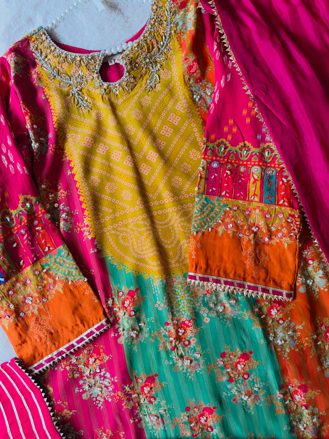 HANDWORK PURE CREPE SILK KAFTAN SET SFKF42