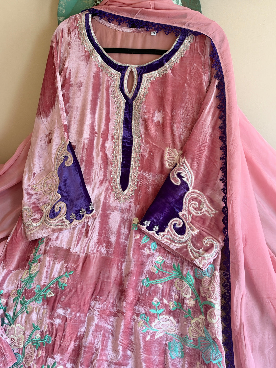 APPLIQUE EMBROIDERED VELVET KAFTAN SFKF03