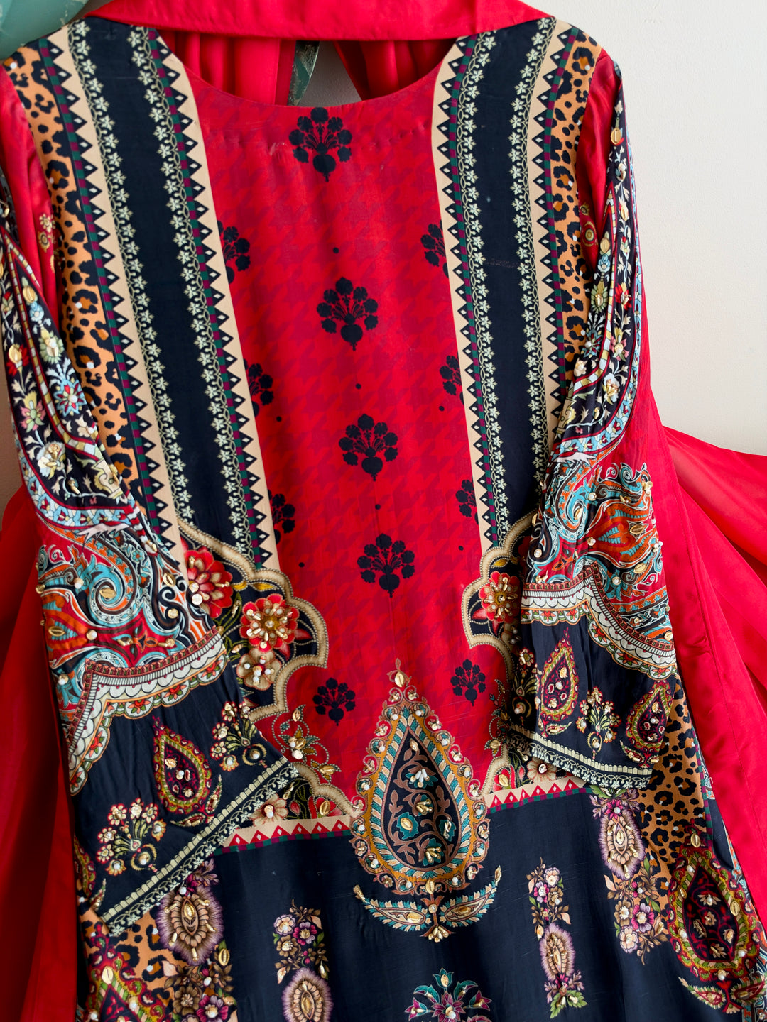 HANDWORK PURE CREPE SILK KAFTAN SET SFKF47