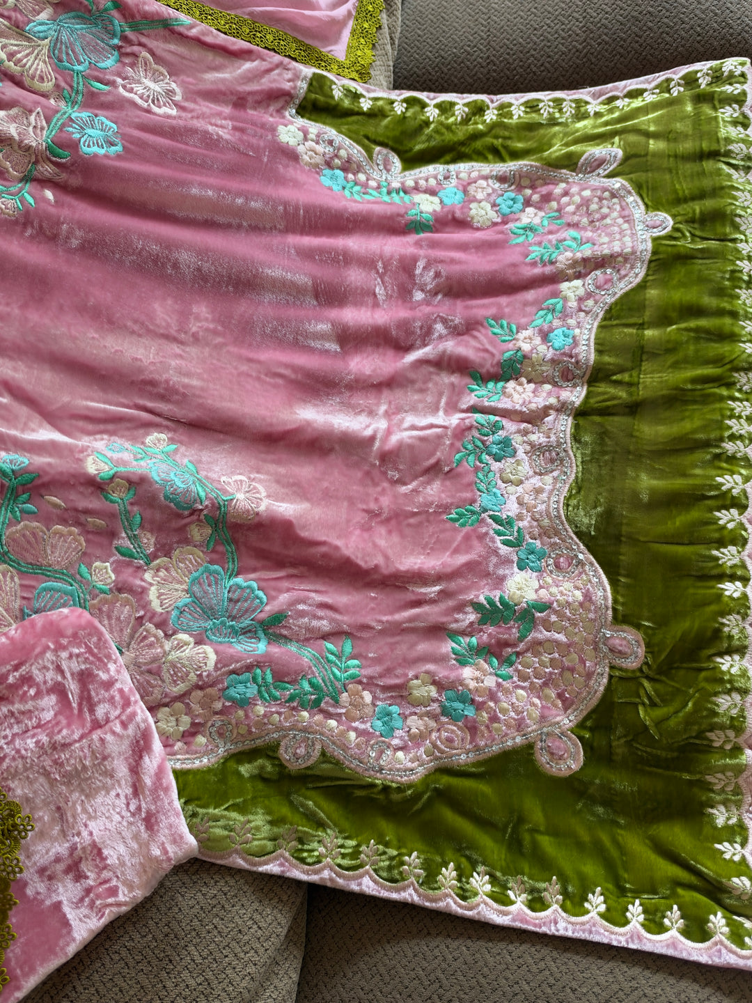 APPLIQUE EMBROIDERED VELVET KAFTAN SFKF01