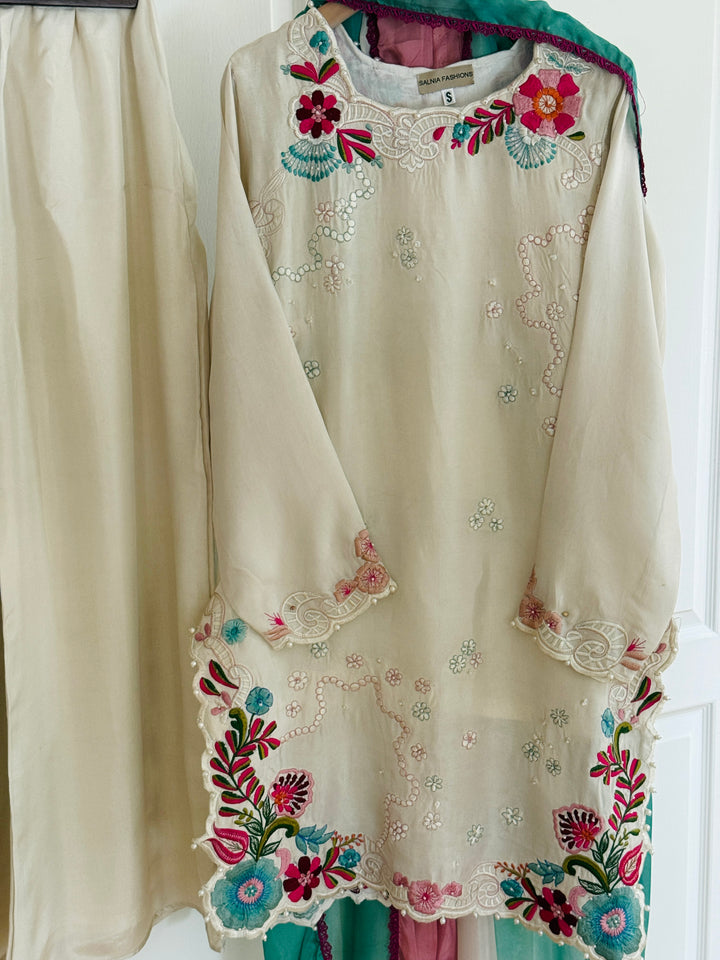 CUTWORK EMBROIDERED PURE SILK SUIT CTSH03