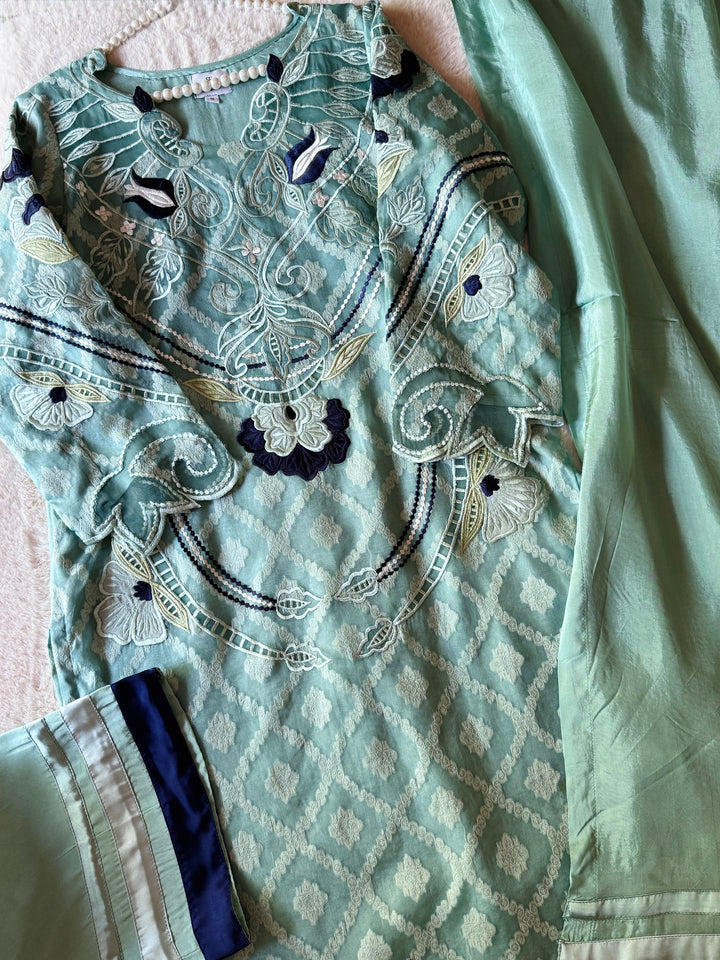 EMBROIDERED CUTWORK APPLIQUE KHAADI JAQUARD SUIT FRSH72