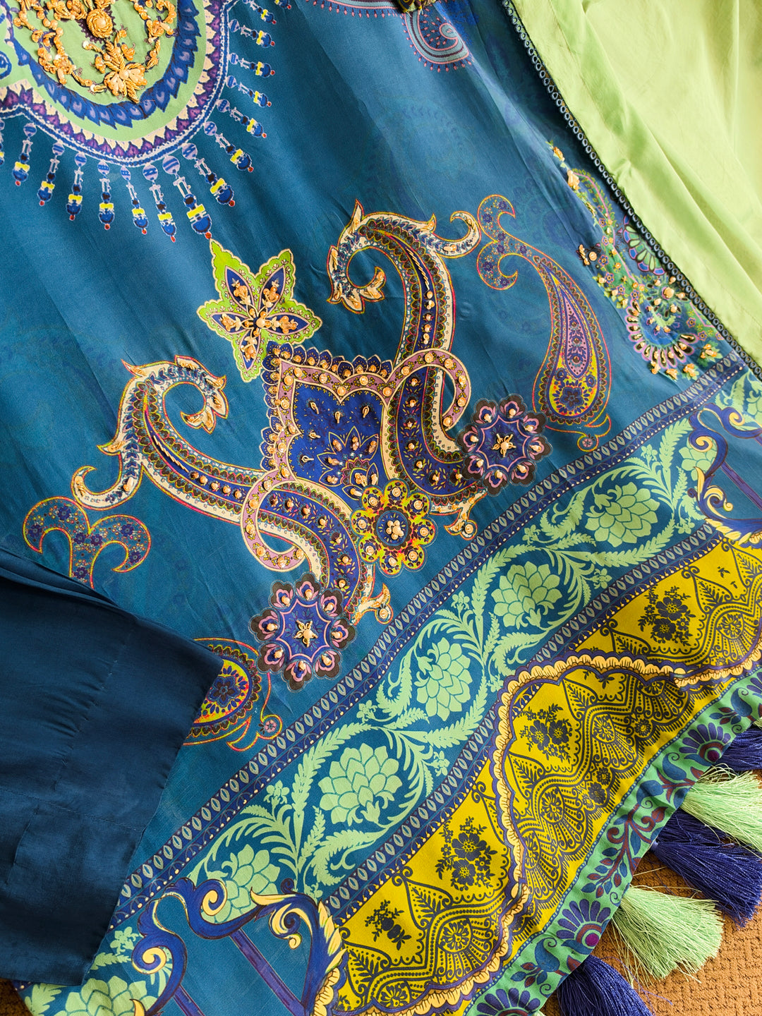 HANDWORK PURE CREPE SILK KAFTAN SET SFKF52