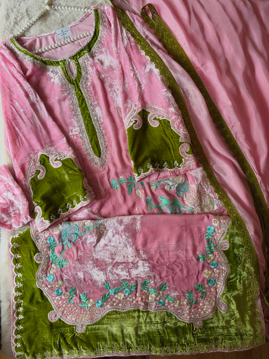 APPLIQUE EMBROIDERED VELVET KAFTAN SFKF01
