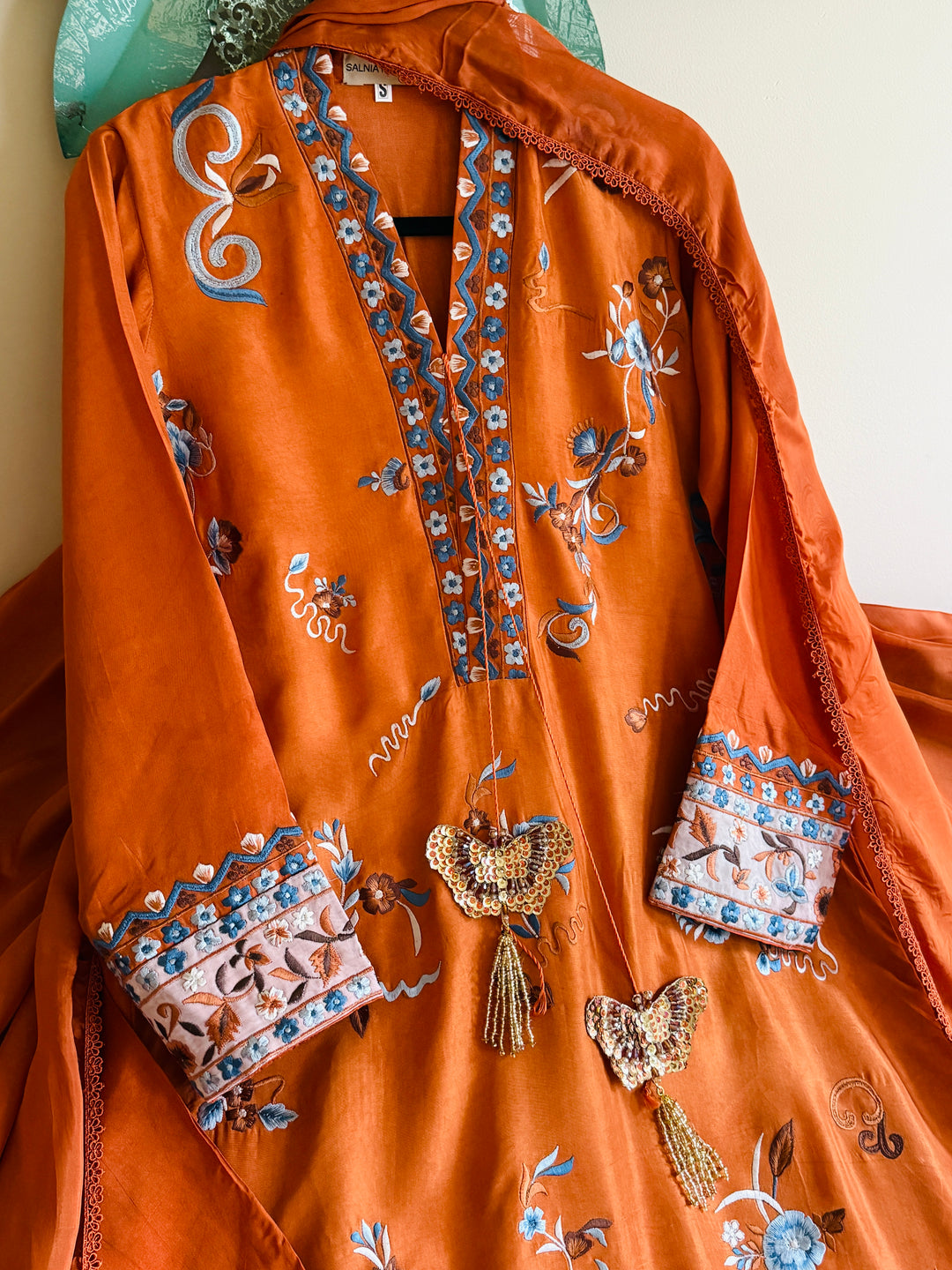 APPLIQUE EMBROIDERED SILK KAFTAN SFKF49