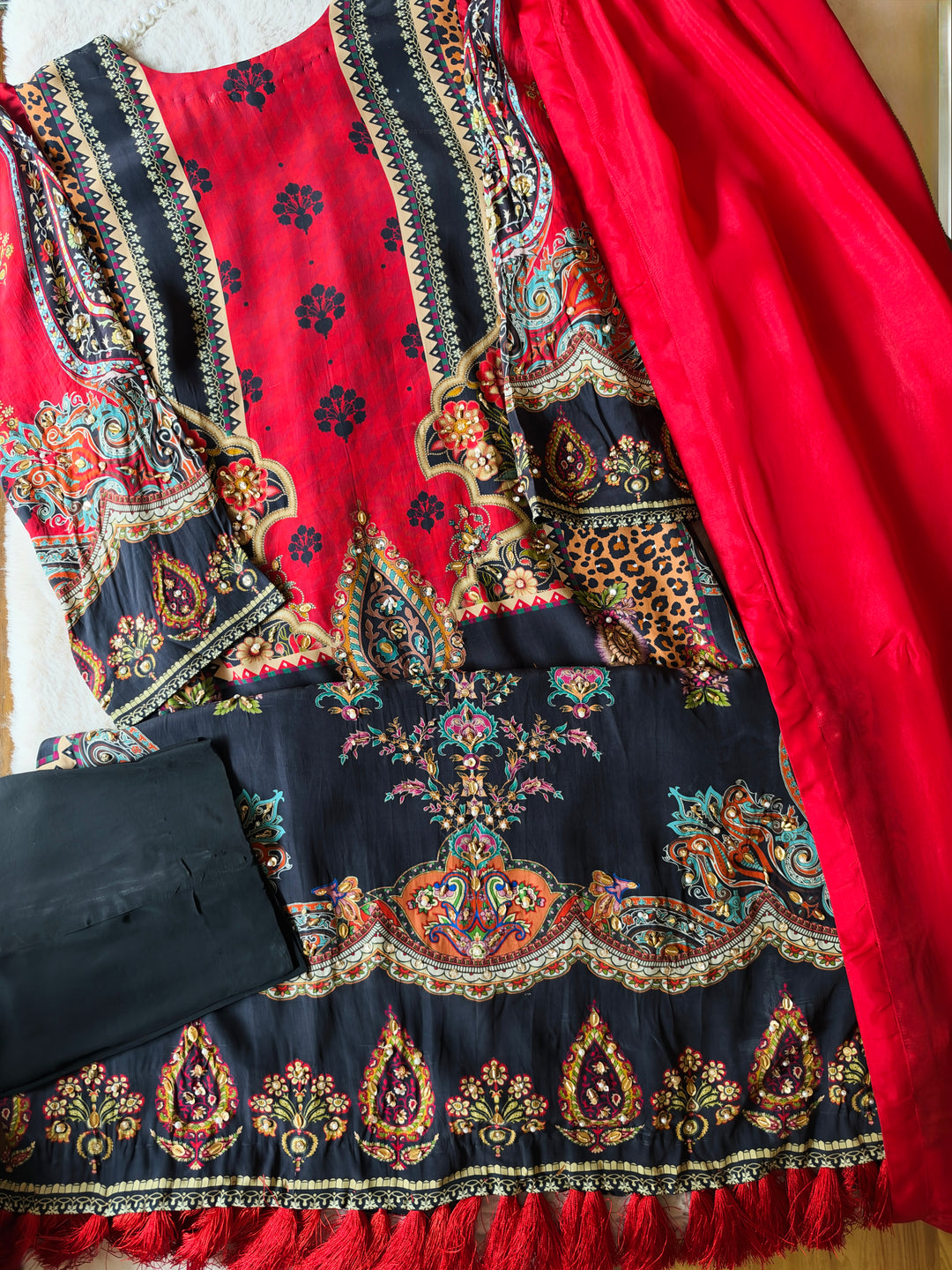HANDWORK PURE CREPE SILK KAFTAN SET SFKF47