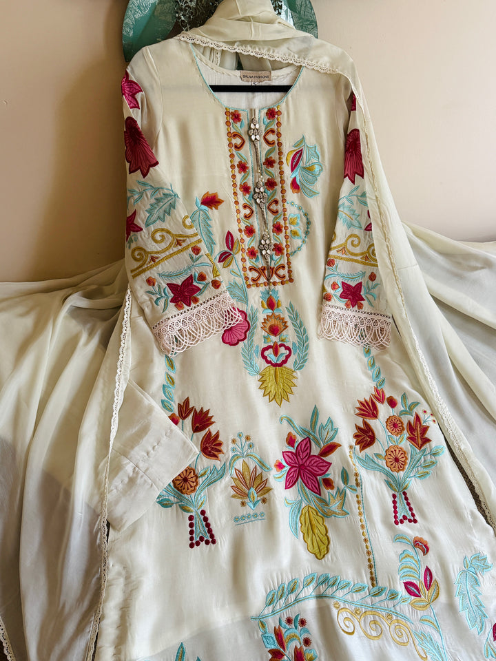 APPLIQUE EMBROIDERED SILK KAFTAN SFKF51