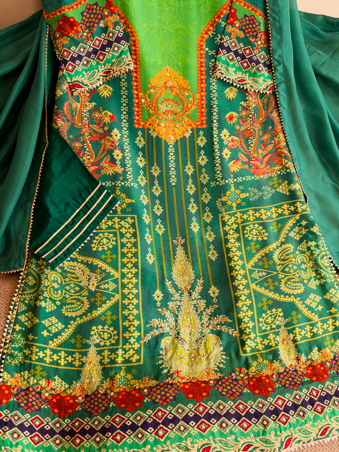 HANDWORK PURE CREPE SILK KAFTAN SET SFKF44