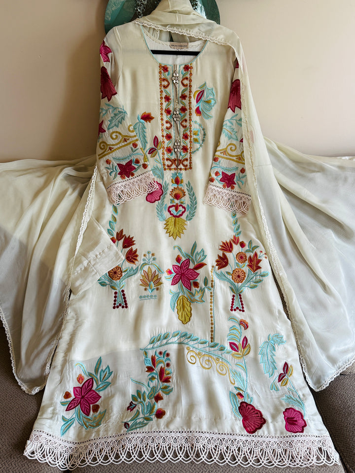 APPLIQUE EMBROIDERED SILK KAFTAN SFKF51