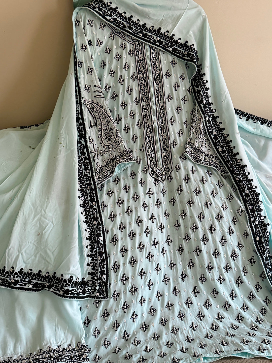 HEAVY PARTYWEAR PEARLWORK SUIT ALPW03