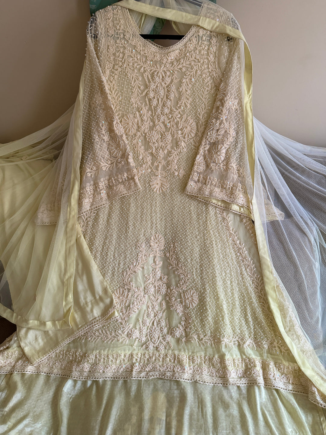 HEAVY PARTYWEAR PEARLWORK SUIT ALPW05