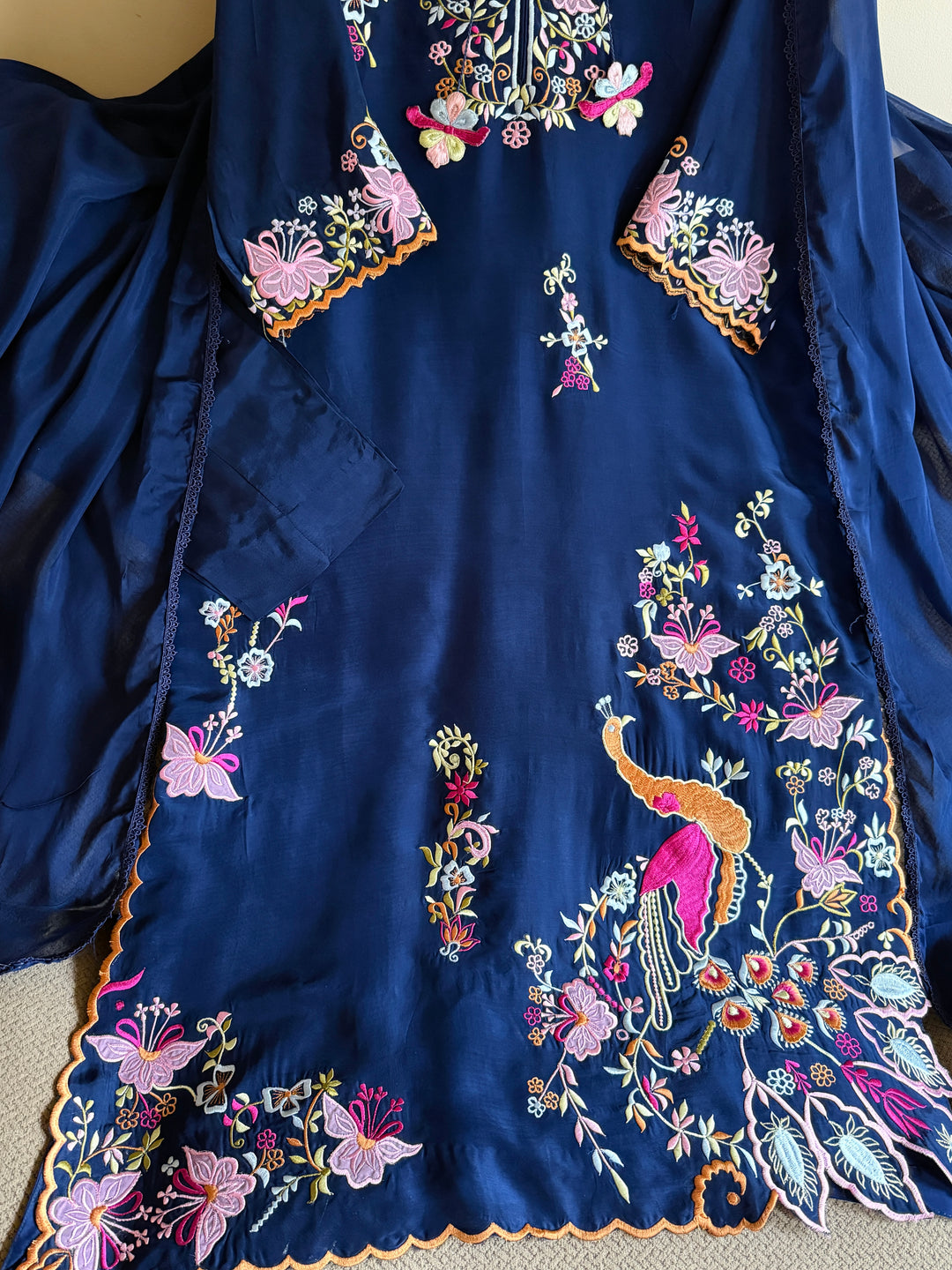 APPLIQUE EMBROIDERED SILK KAFTAN SFKF45