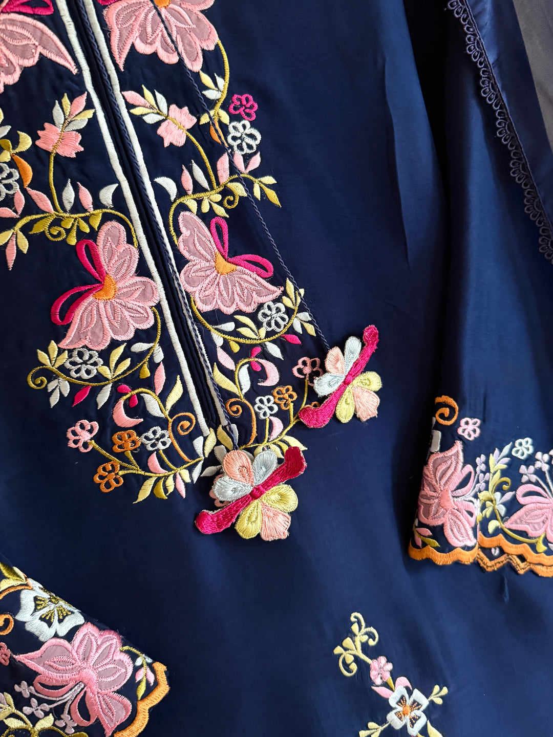 APPLIQUE EMBROIDERED SILK KAFTAN SFKF45