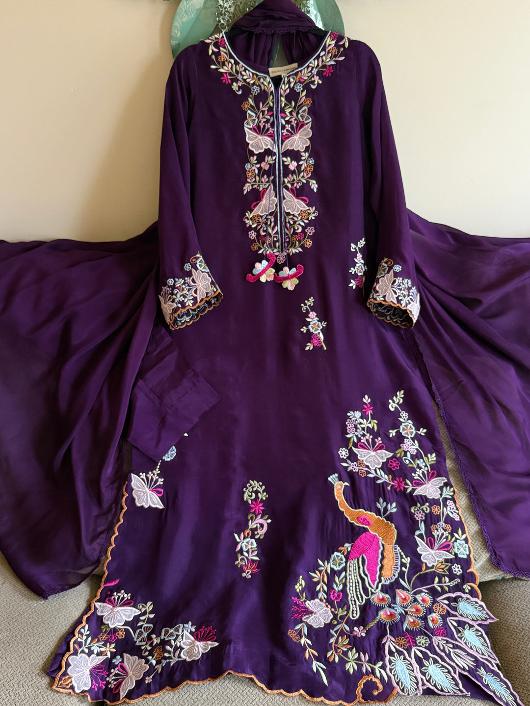 APPLIQUE EMBROIDERED SILK KAFTAN SFKF46