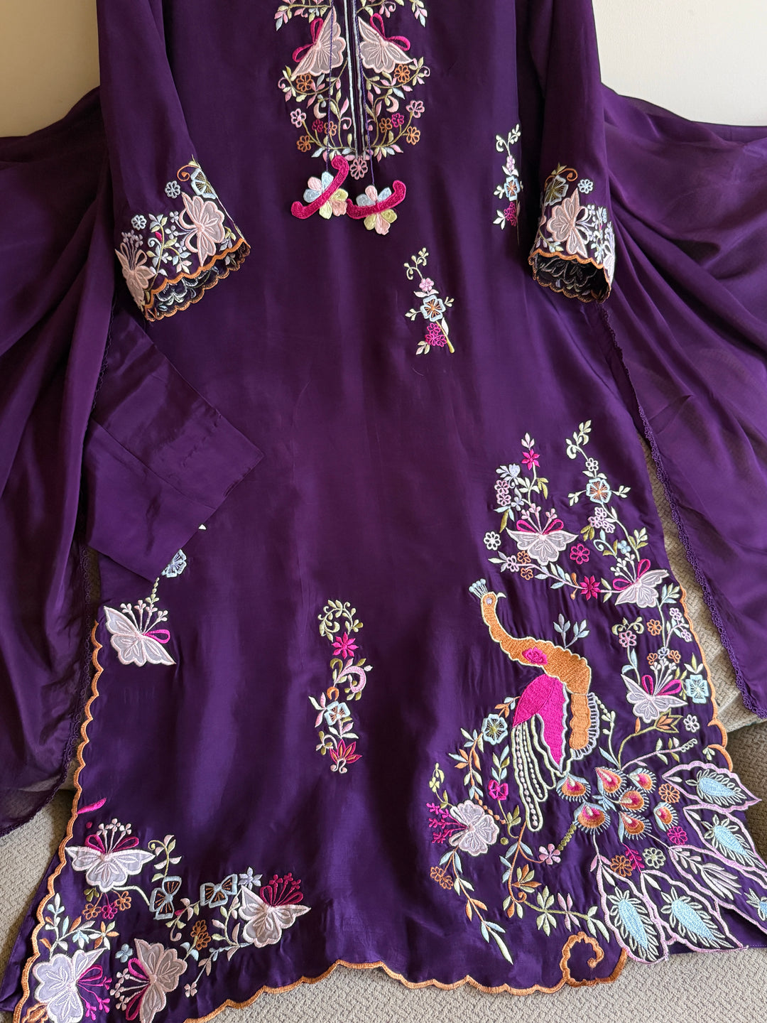 APPLIQUE EMBROIDERED SILK KAFTAN SFKF46
