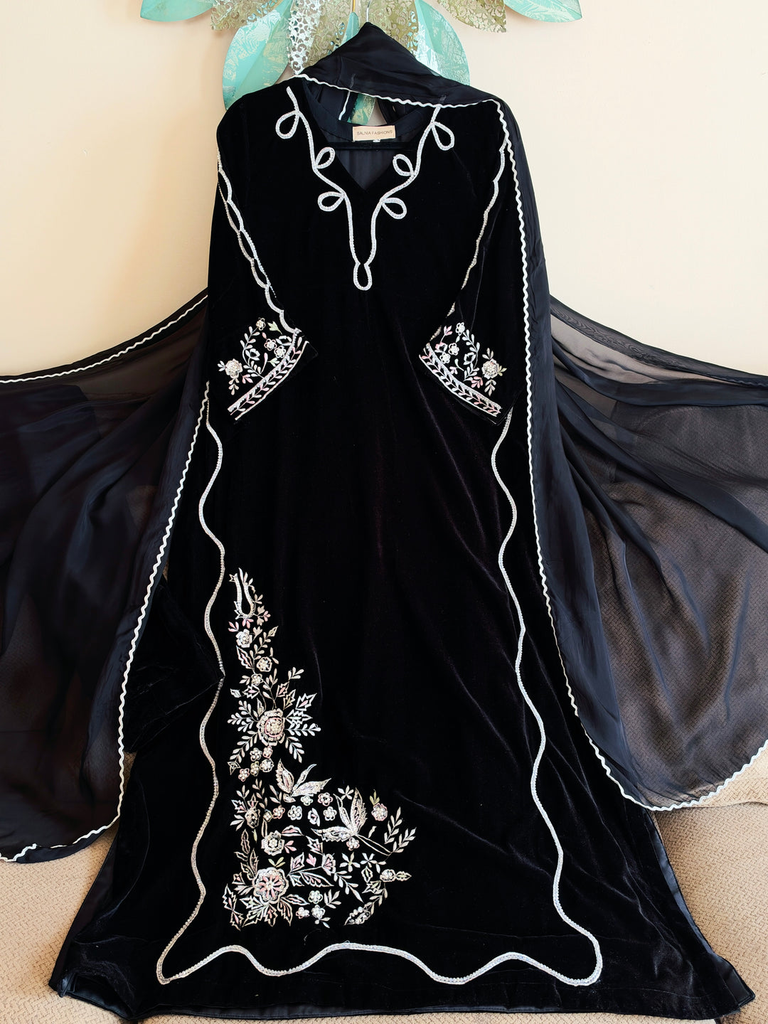 HANDWORK EMBROIDERED VELVET KAFTAN SFKF02