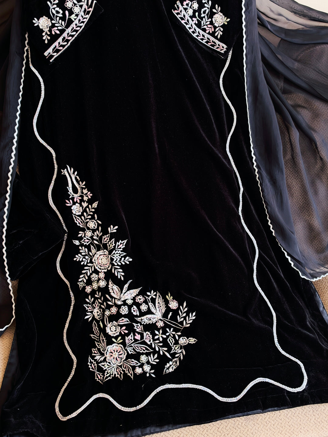 HANDWORK EMBROIDERED VELVET KAFTAN SFKF02