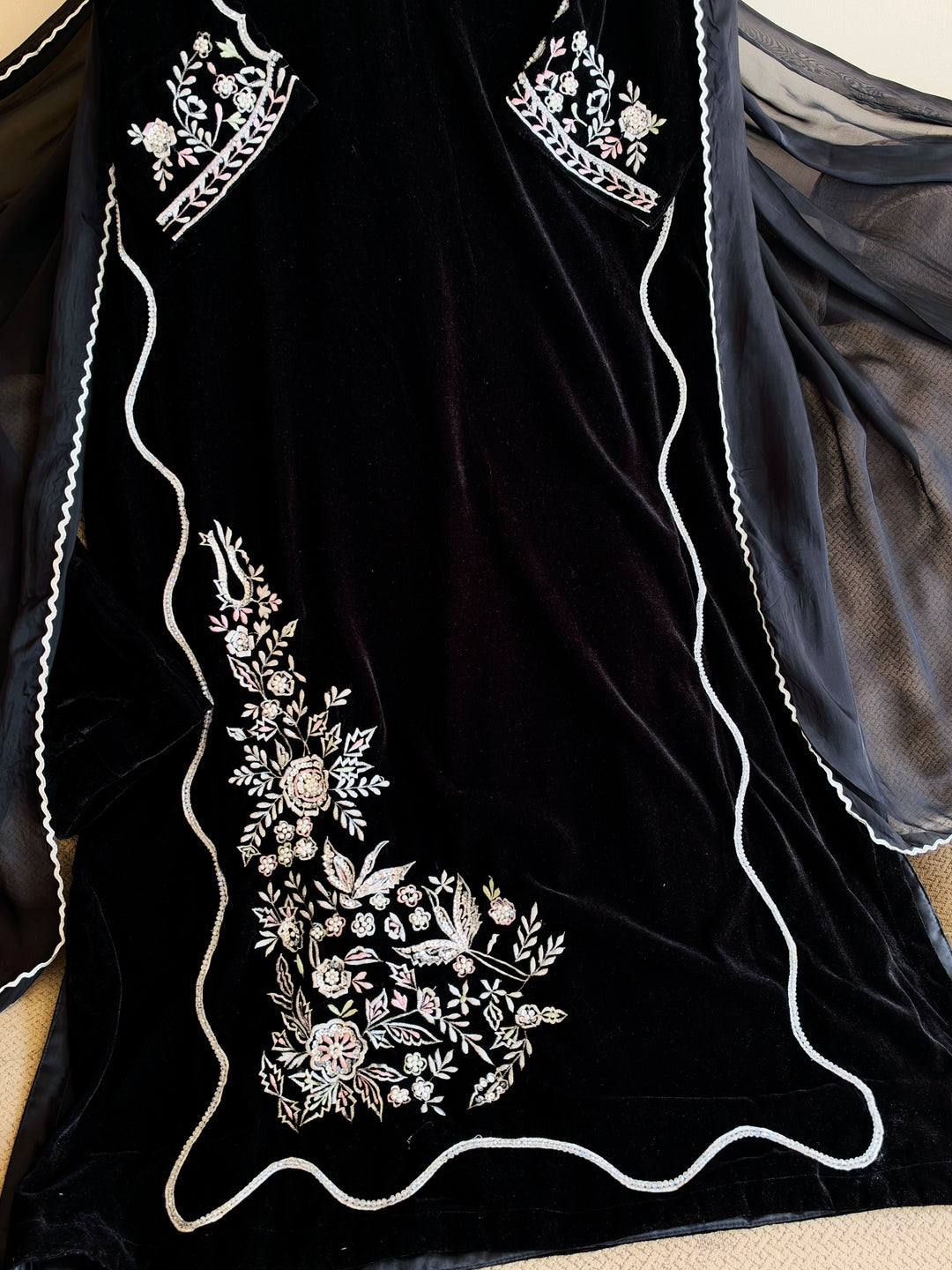 HANDWORK EMBROIDERED VELVET KAFTAN SFKF02