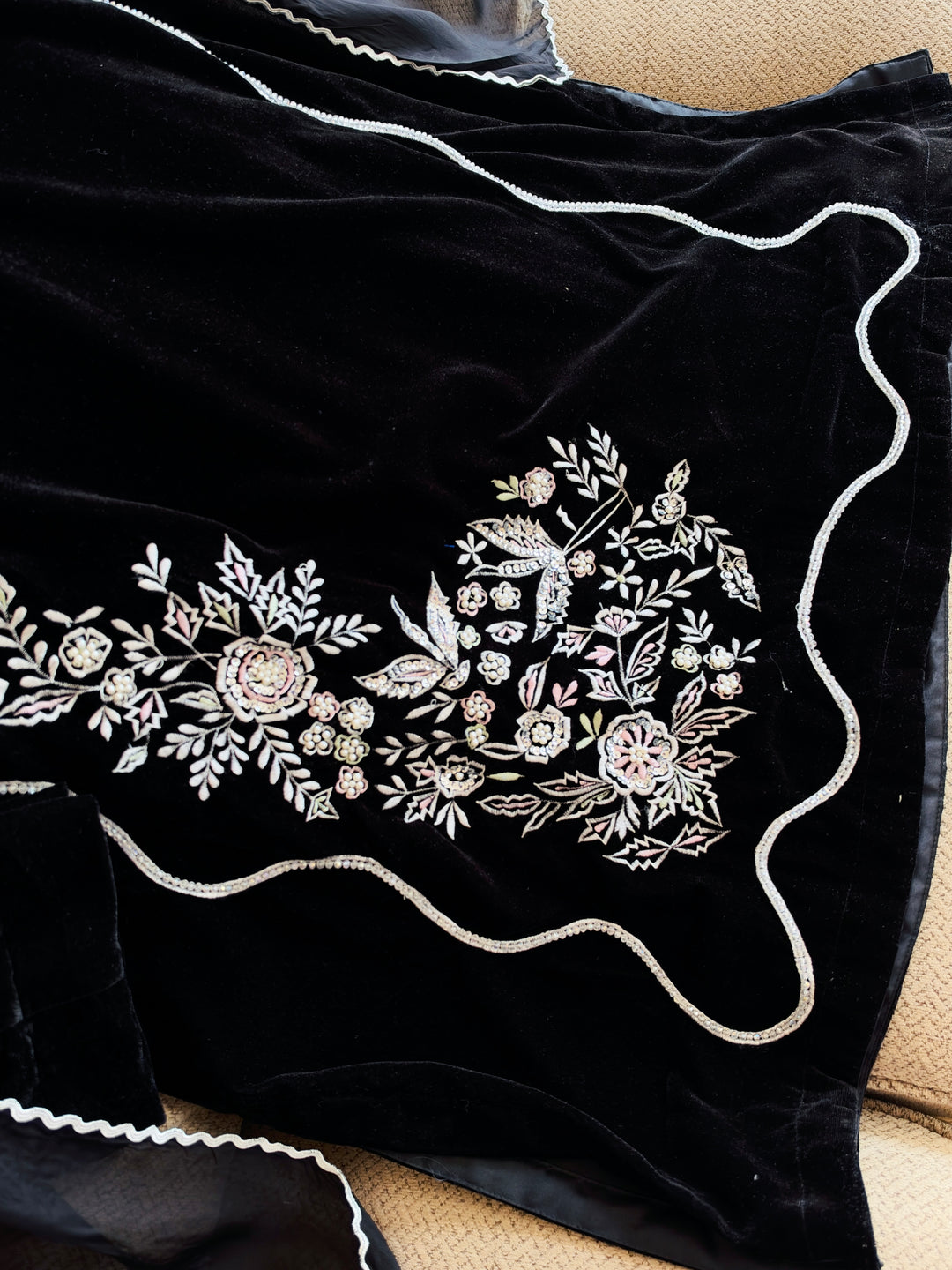 HANDWORK EMBROIDERED VELVET KAFTAN SFKF02
