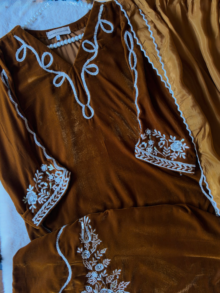 HANDWORK EMBROIDERED VELVET KAFTAN SFKF03