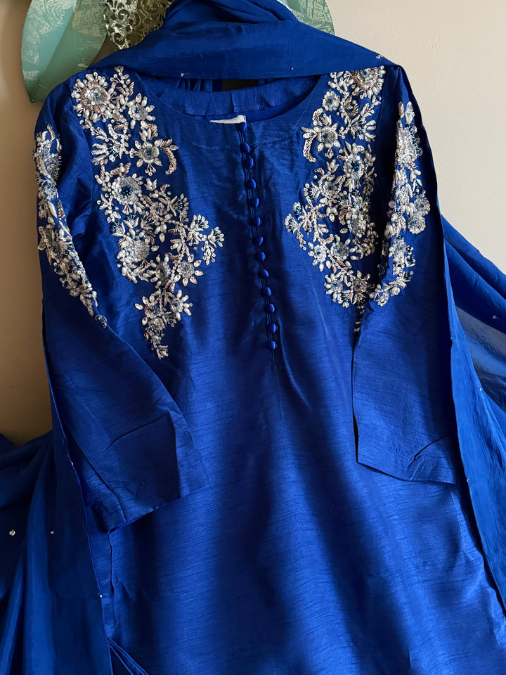 CUSTOM SERIES PARTYWEAR SUIT CSSF01