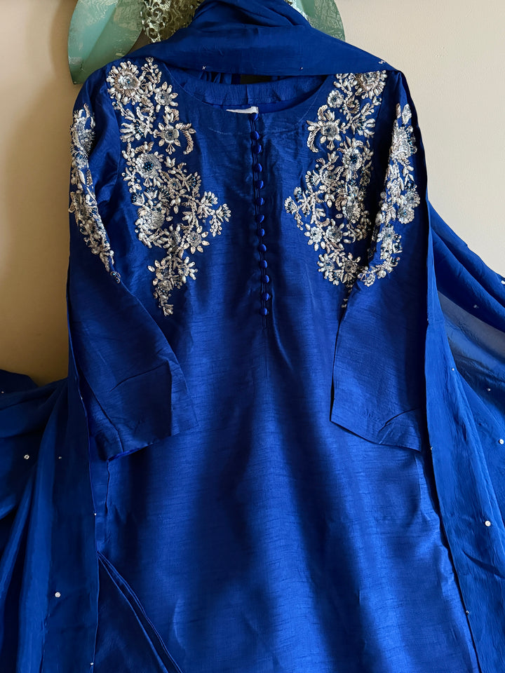 CUSTOM SERIES PARTYWEAR SUIT CSSF01