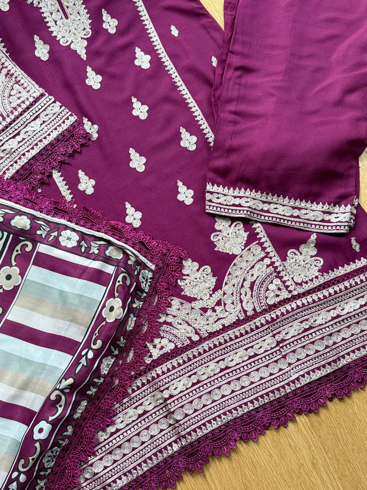 EMBROIDERED LINEN SUIT WITH WOOLEN SHAWL SFLN05