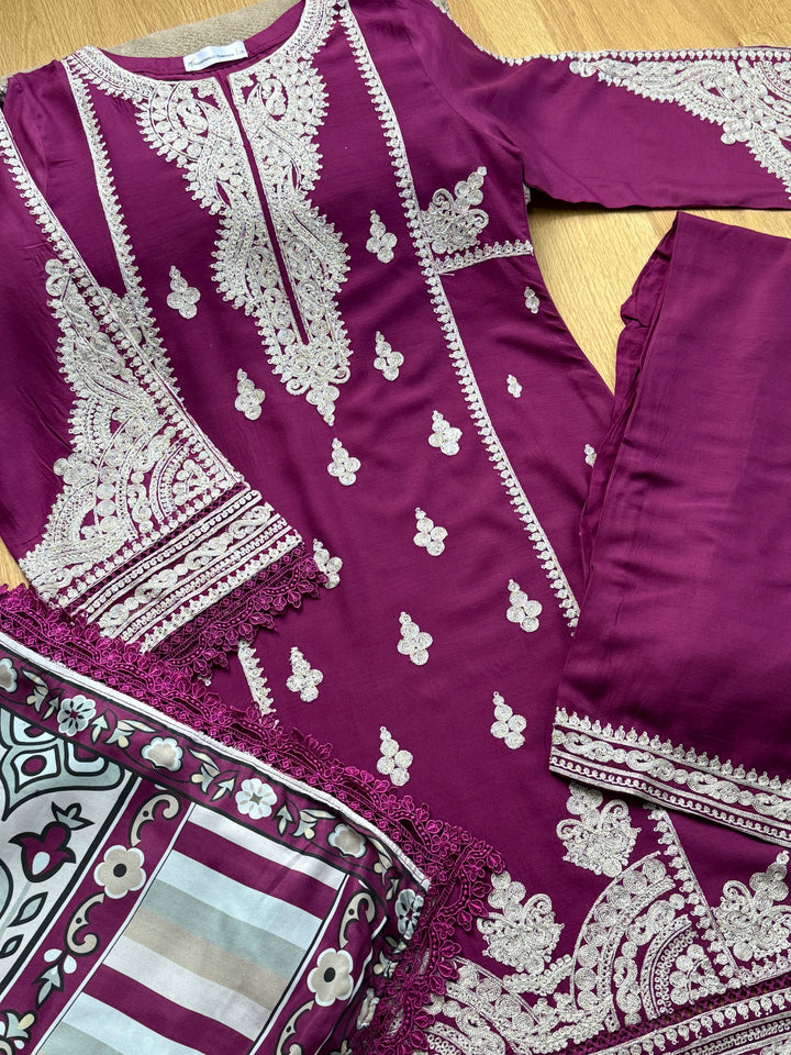 EMBROIDERED LINEN SUIT WITH WOOLEN SHAWL SFLN05