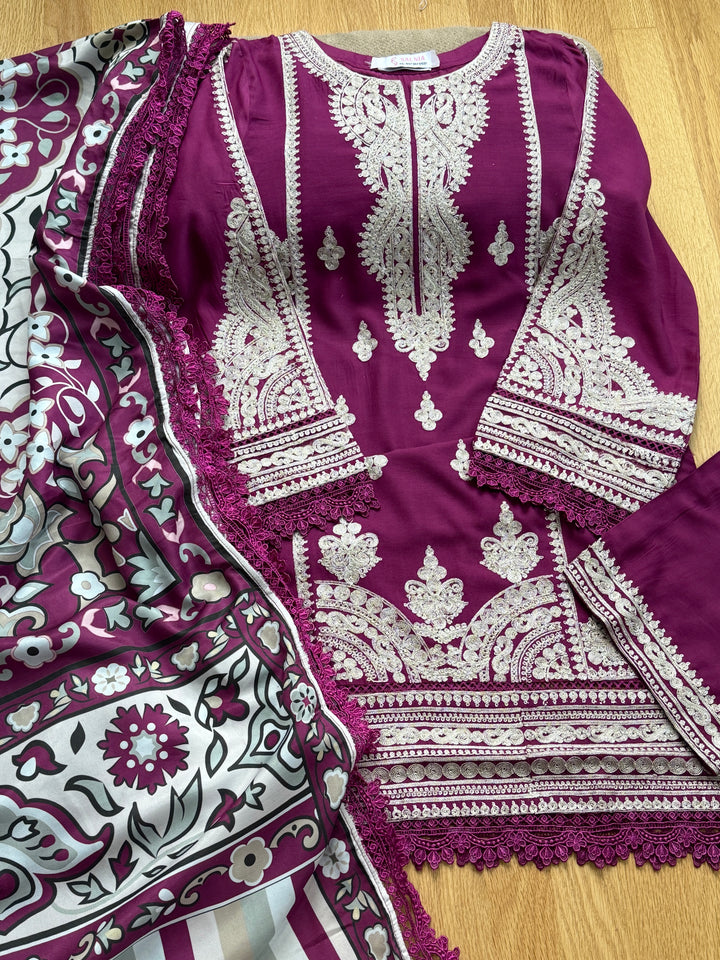 EMBROIDERED LINEN SUIT WITH WOOLEN SHAWL SFLN05