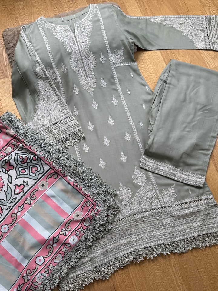 EMBROIDERED LINEN SUIT WITH WOOLEN SHAWL SFLN04