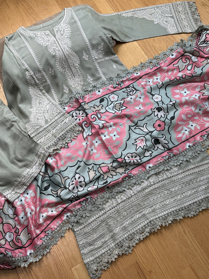 EMBROIDERED LINEN SUIT WITH WOOLEN SHAWL SFLN04