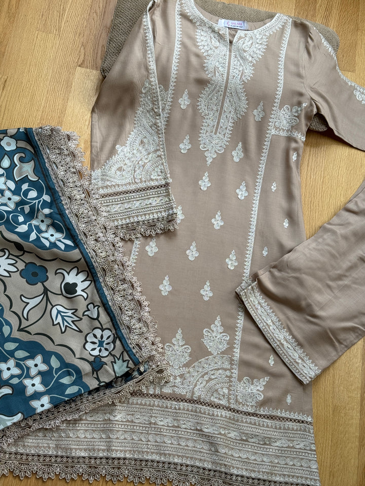 EMBROIDERED LINEN SUIT WITH WOOLEN SHAWL SFLN03