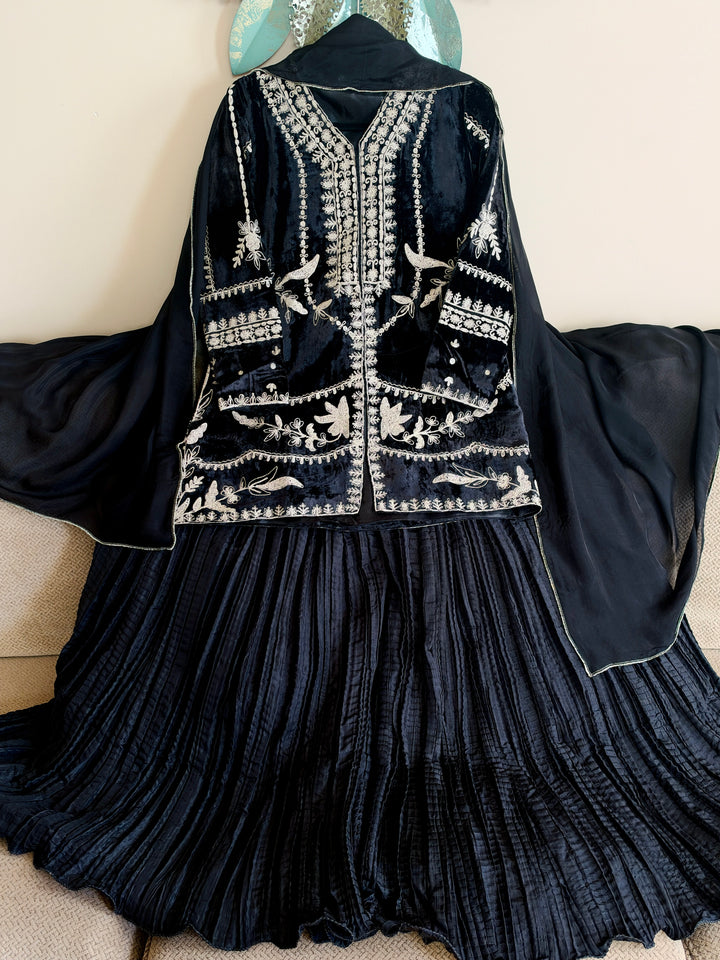 EMBROIDERED VELVET SHARARA SET SFSH02