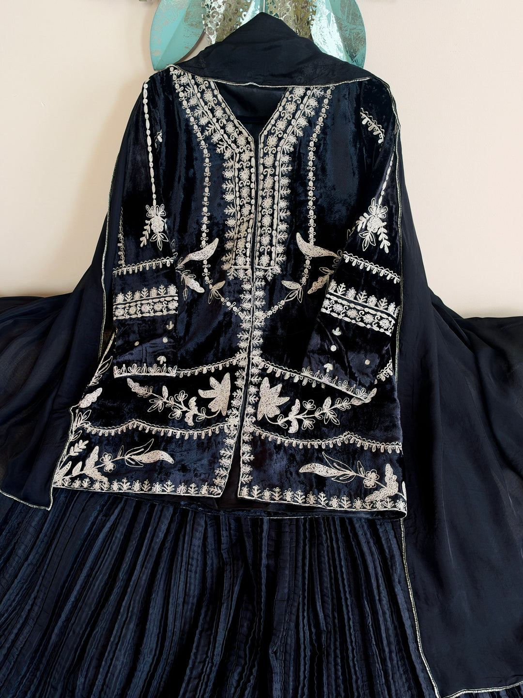 EMBROIDERED VELVET SHARARA SET SFSH02