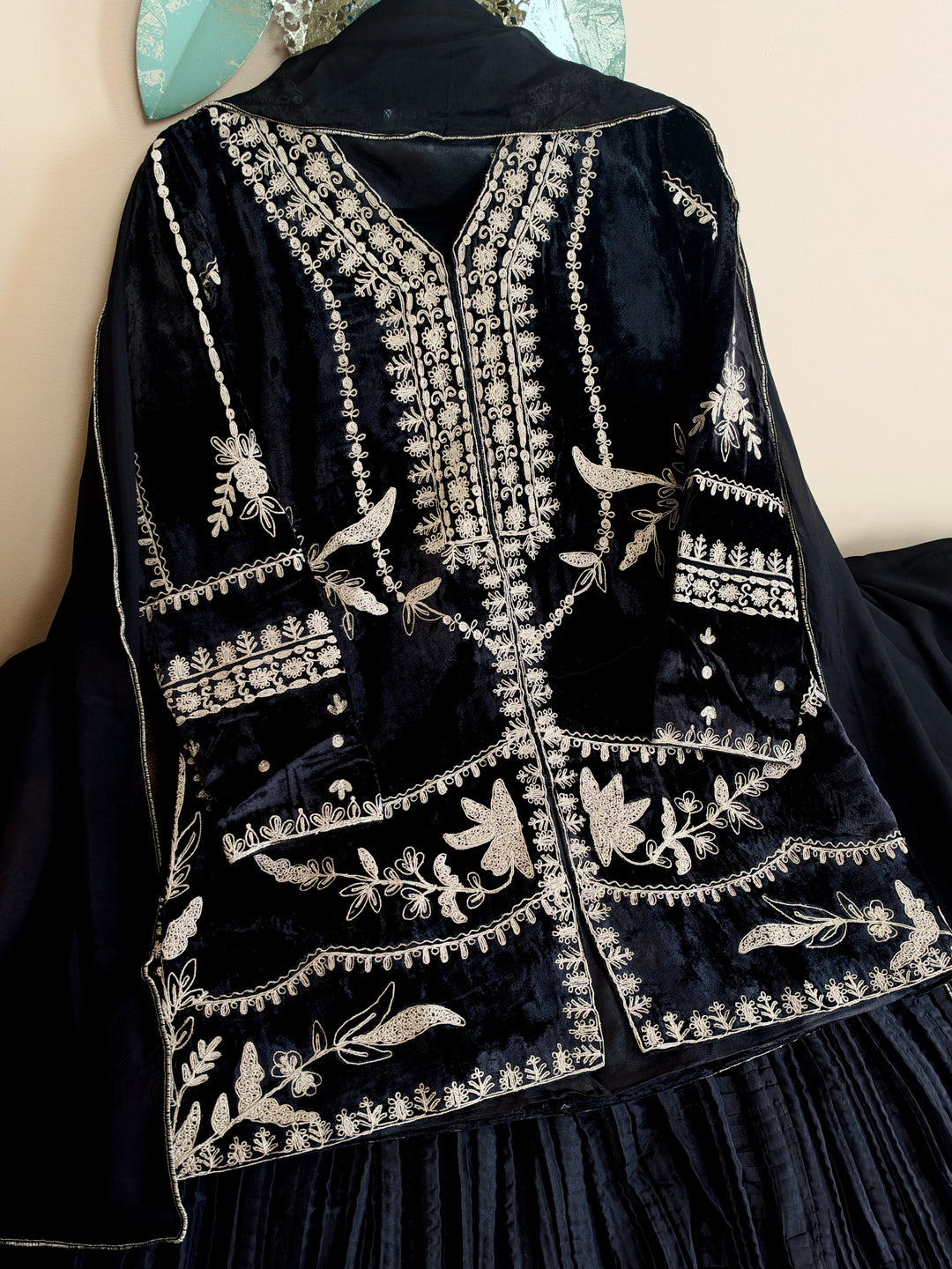 EMBROIDERED VELVET SHARARA SET SFSH02