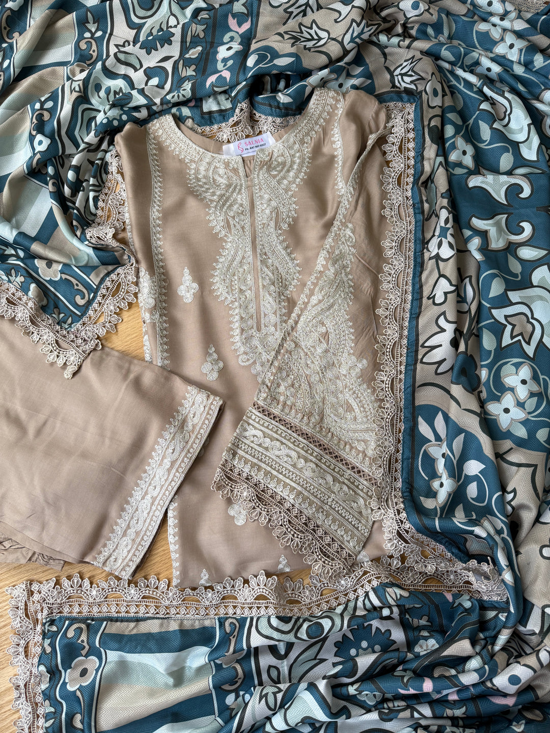 EMBROIDERED LINEN SUIT WITH WOOLEN SHAWL SFLN03