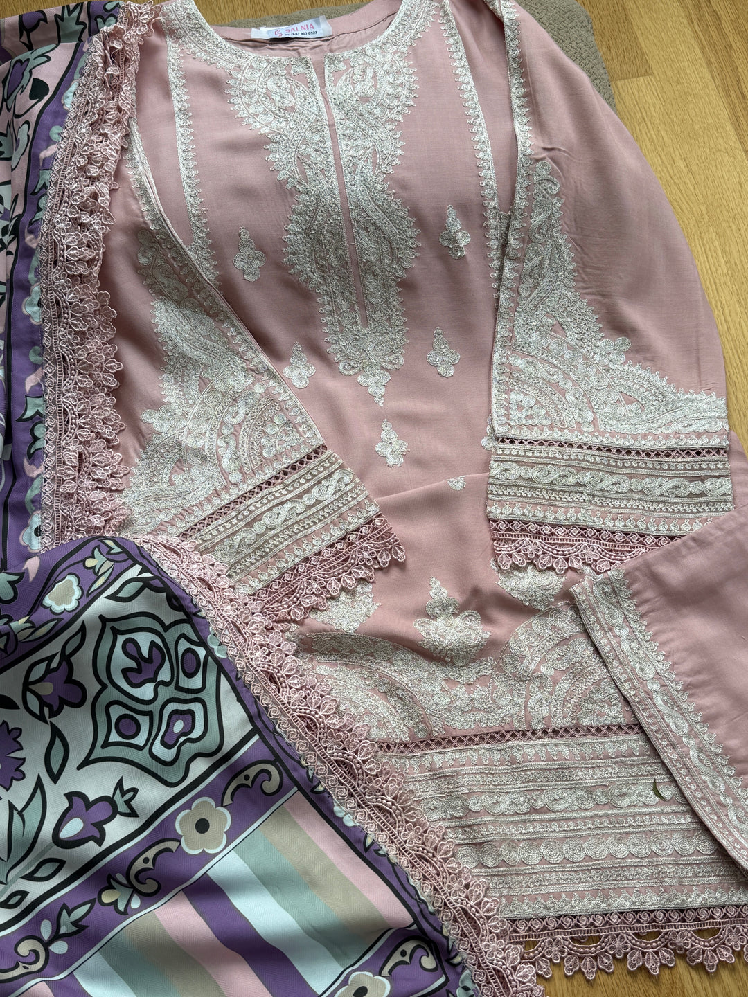 EMBROIDERED LINEN SUIT WITH WOOLEN SHAWL SFLN01