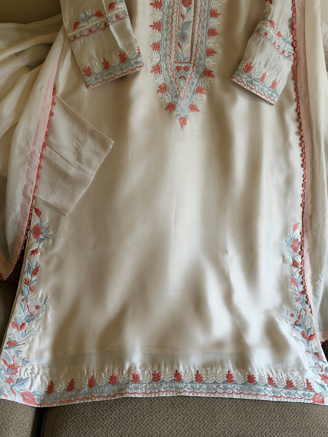 APPLIQUE EMBROIDERED SILK KAFTAN SFKF02