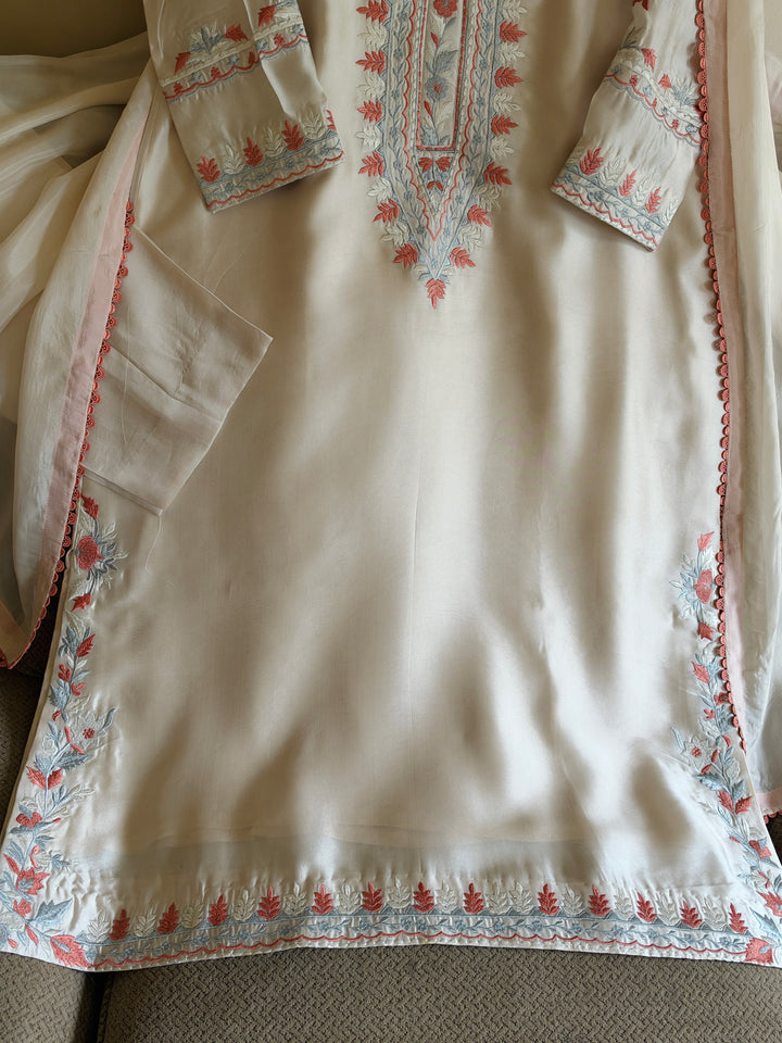 APPLIQUE EMBROIDERED SILK KAFTAN SFKF02