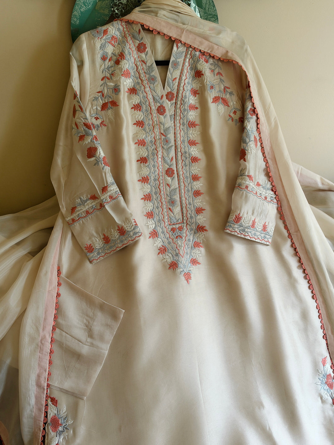 APPLIQUE EMBROIDERED SILK KAFTAN SFKF02