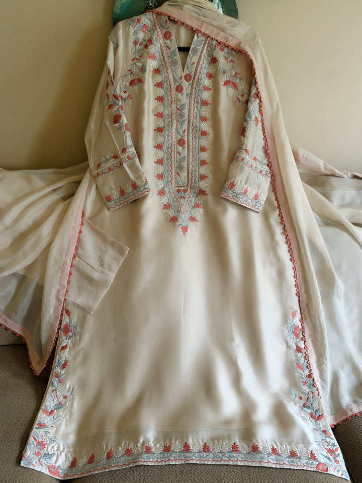 APPLIQUE EMBROIDERED SILK KAFTAN SFKF02